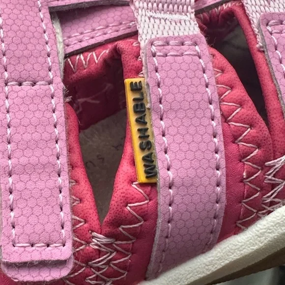 Keen Knotch Creek Girls Sandals Closed Toed Hiking Water Shoe in Pink - Picture 4 of 7